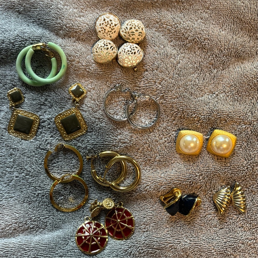 Vintage Clip-On/ Screw Hinge Clip Earrings